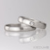 Snubní prsteny chirurgická ocel - Prima, matné - šířka 4 mm a profil B pro oba prsteny, dámský s 1,5 mm diamantem -  AVT3297