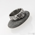 Kovaný snubní prsten - Draill s černým diamantem, vel. 54