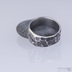 Kovan snubn prsten - Draill s ernm diamantem, vel. 54