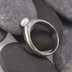 Kovaný prsten damasteel - Liena s pravou perlou - kolečka