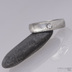 Kovaný snubní prsten damasteel - Prima + diamant 2,3 mm, struktura dřevo, lept světlý střední, lesklý