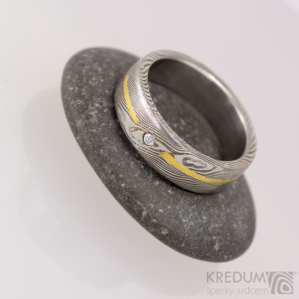 Goda a diamant 1,7 mm - dřevo - Snubní prsten damasteel a zlato