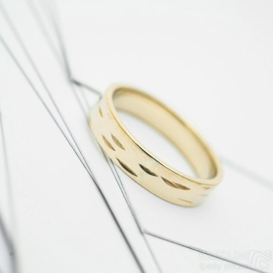 Betula gold yellow - zlatý snubní prsten