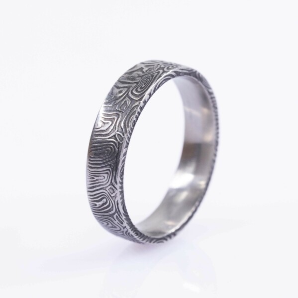 Prima damasteel - vzor ��rky - kovan� snubn� prsten z nerezov� oceli - CR5702