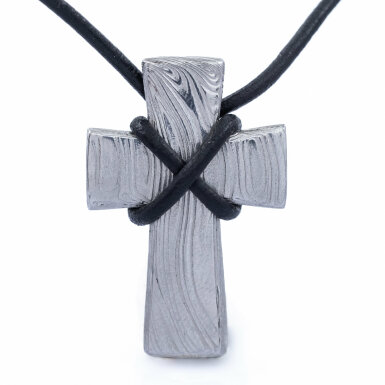 Křížek - vzor dřevo, světlý - přívěsek z damaškové oceli, CR6471