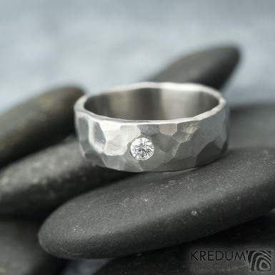Natura a ir diamant 2,7 mm - kovan snubn prsten z nerezov oceli