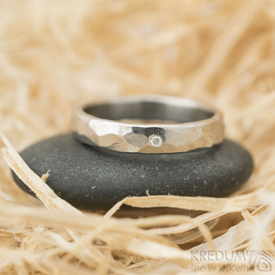 Natura a ir diamant 1,5 mm - kovan snubn prsten z nerezov oceli 