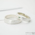 Stbrn snubn prsteny se smaragdem - Natura, matn, brouen smaragd 1,5 mm osazen do stbrnho lka, velikost 52, ka 4 mm, tlouka stedn - k 4788