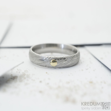 Prima damasteel a zlatý suk - vzor voda - kovaný snubní prsten z nerezové oceli