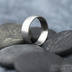 Klasik - matný, vel 64,5, šířka 7 mmm, profil B půlčočka s boční ploškou - Kovaný nerezový snubní prsten - SK1728 (6)