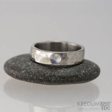 Natura a měsíční kámen - kovaný snubní prsten z nerezové oceli - S1652