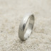 Ručně kované snubní prsteny damasteel - Prima, struktura dřevo, vel. 53, šířka 4 mm, profil B, lept světlý jemný - amus 0015