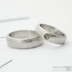 Snubní prsteny damasteel - Prima + vltavin natural 3-3,5 mm, velikost 50, šířka 5 mm, struktura dřevo, lept světlý jemný, profil B - k 4861