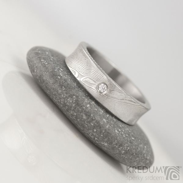 Collium a diamant 1,7 mm, dřevo - Kovaný snubní prsten z oceli damasteel, S1642