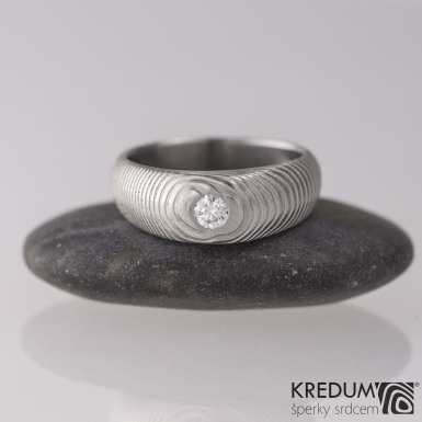 Siona damasteel a čirý diamant 3 mm - vzor čárky - kovaný snubní prsten z nerezové oceli