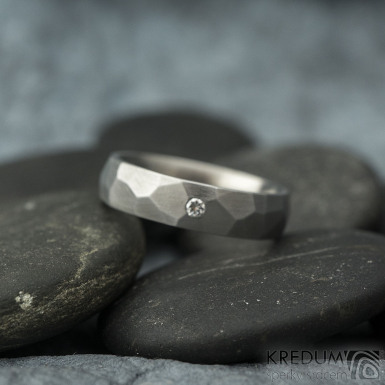 Rock a ir diamant 2 mm - matn - kovan snubn prsten z nerezov oceli