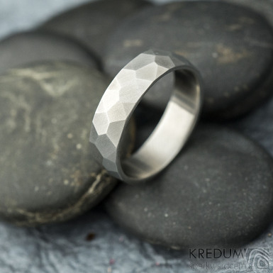 Rock - matný - kovaný snubní prsten z nerezové oceli - SK2119