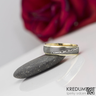 Kasiopea yellow - Zlatý snubní prsten a damasteel dřevo, S2209