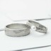 snubn prsteny kovan z chirurgick oceli Natura - pnsk vel. 60, ka 6 mm, profil C, matn a dmsk vel. 52, ka 4 mm, profil C, matn, perla 4 mm - FL4589405