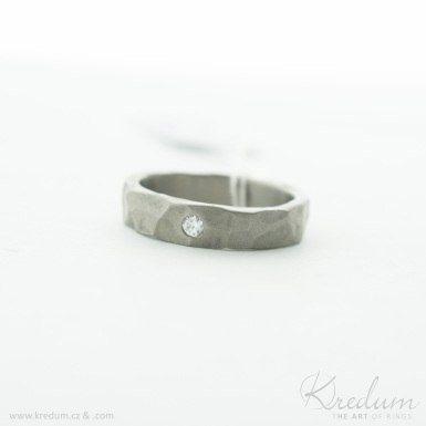 Natura titan matný a čirý diamant 2,15 mm - kovaný snubní prsten, V4785
