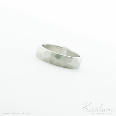 Rock matný - kovaný snubní prsten z nerezové oceli - V5101