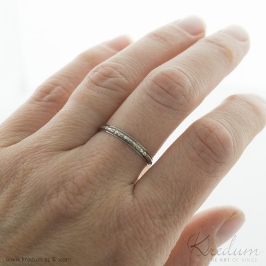 Retro snubní prsten 9 Poupě stříbro s patinou - V5185