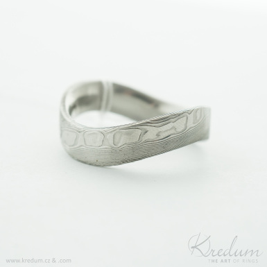Kovaný nerezový snubní prsten damasteel - FOREVER dřevo, V4736