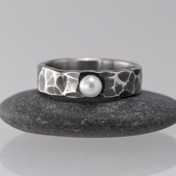 Zsnubn nebo snubn prsten s pravou n perlou - velikost 53, ka 5 mm, profil C, perla 4 mm - AVT3775