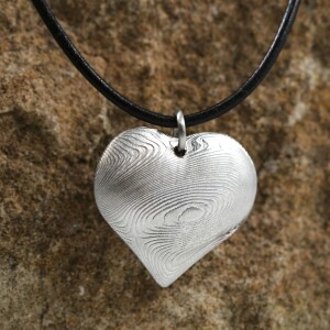 p��v�sek Srd��ko s o�kem - ocel damasteel, struktura d�evo